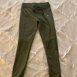 Green born primitive leggings